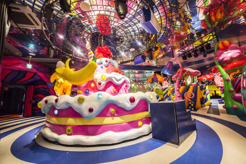 Sweets-Go-Round en Mushroom Disco en el Kawaii Monster Café en Harajuku