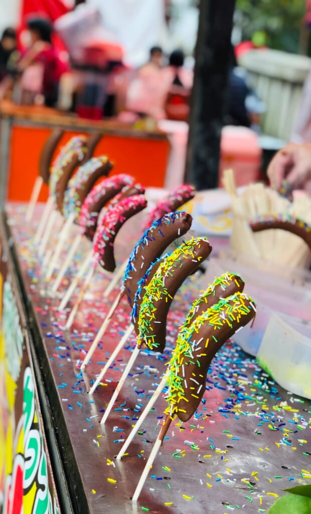 Plátanos con chocolate en los Matsuris