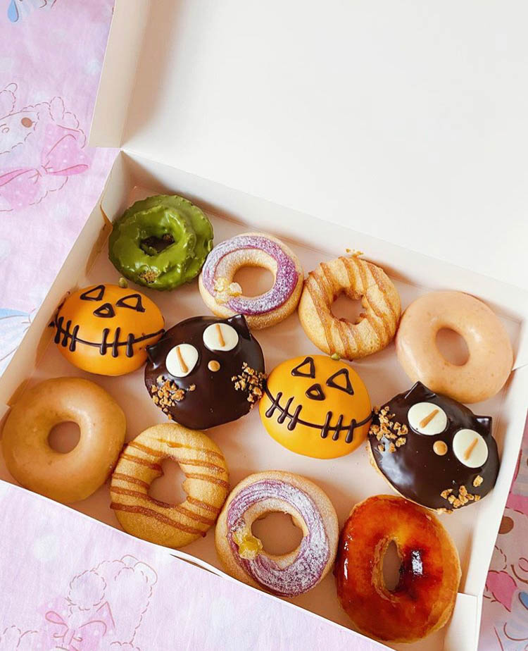 Donuts de Halloween con una gran variedad