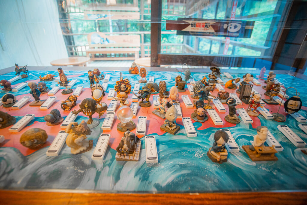 figuras de gegege no kitaro en el museo de chofu