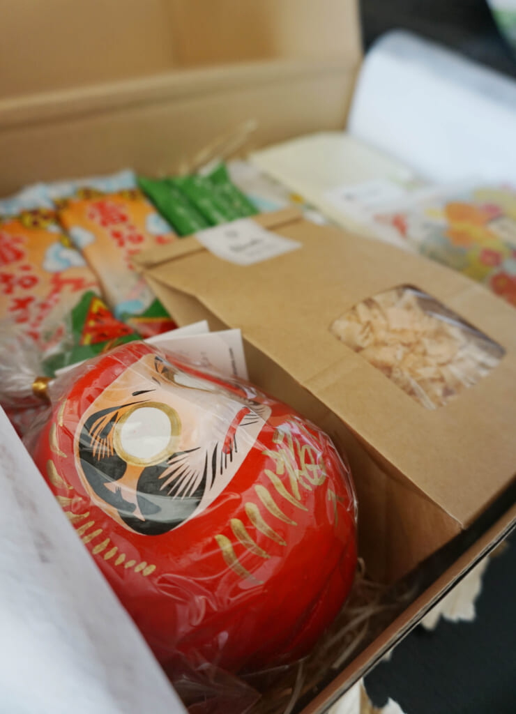 El contenido de la caja con productos japoneses