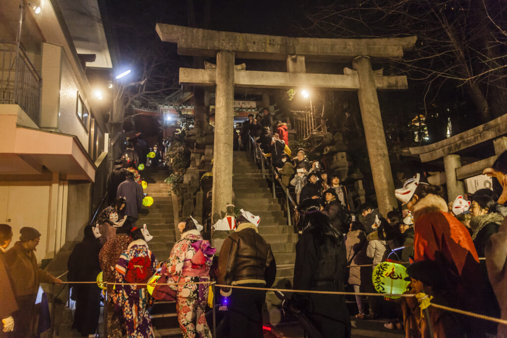 Escaleras de Oji Inari Jinja
