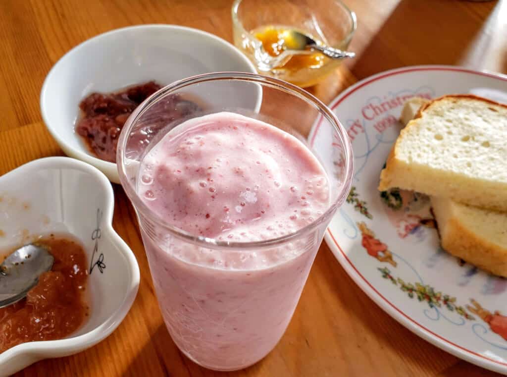Mi desayuno durante la estancia en la granja en Shimanami Kaido