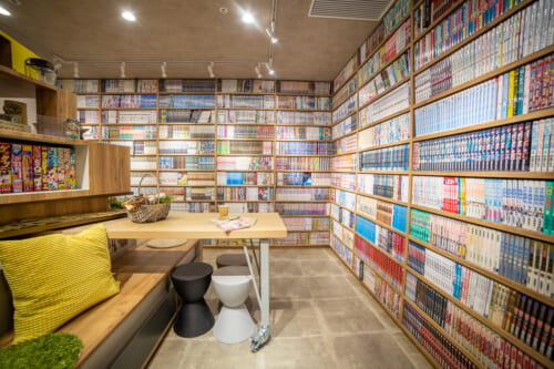 Manga café: un alojamiento barato donde podrás leer manga