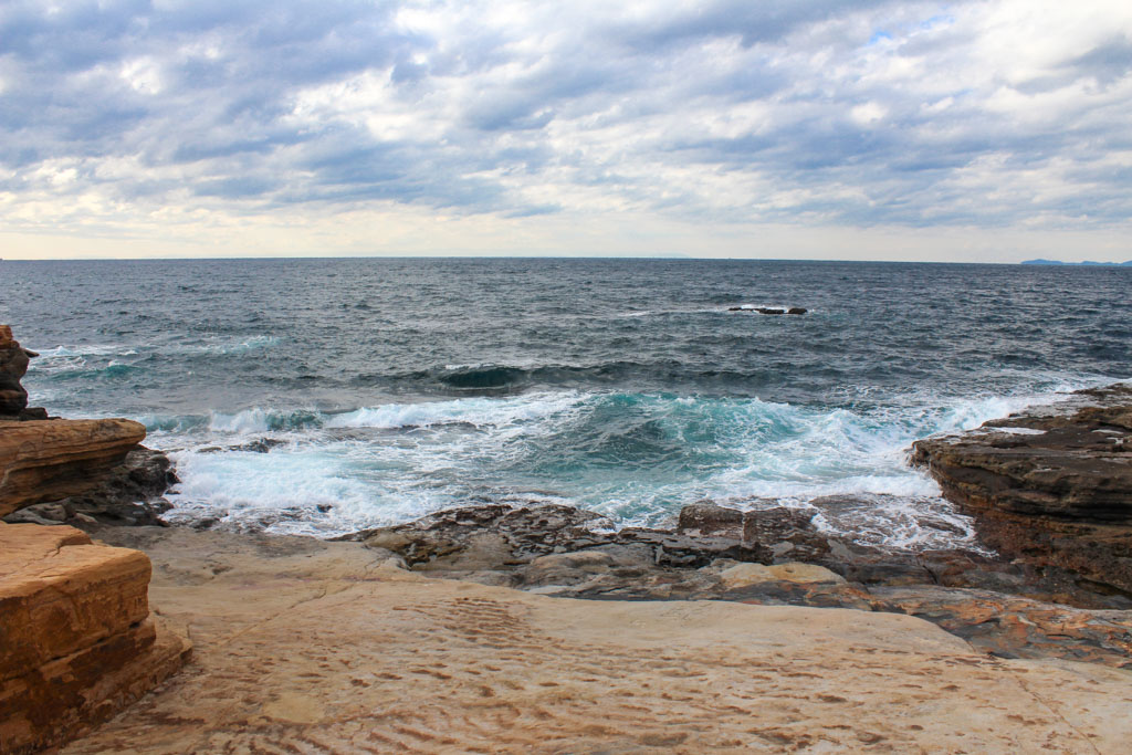 La arena y las formaciones rocoas de Senjojiki, en Wakayama