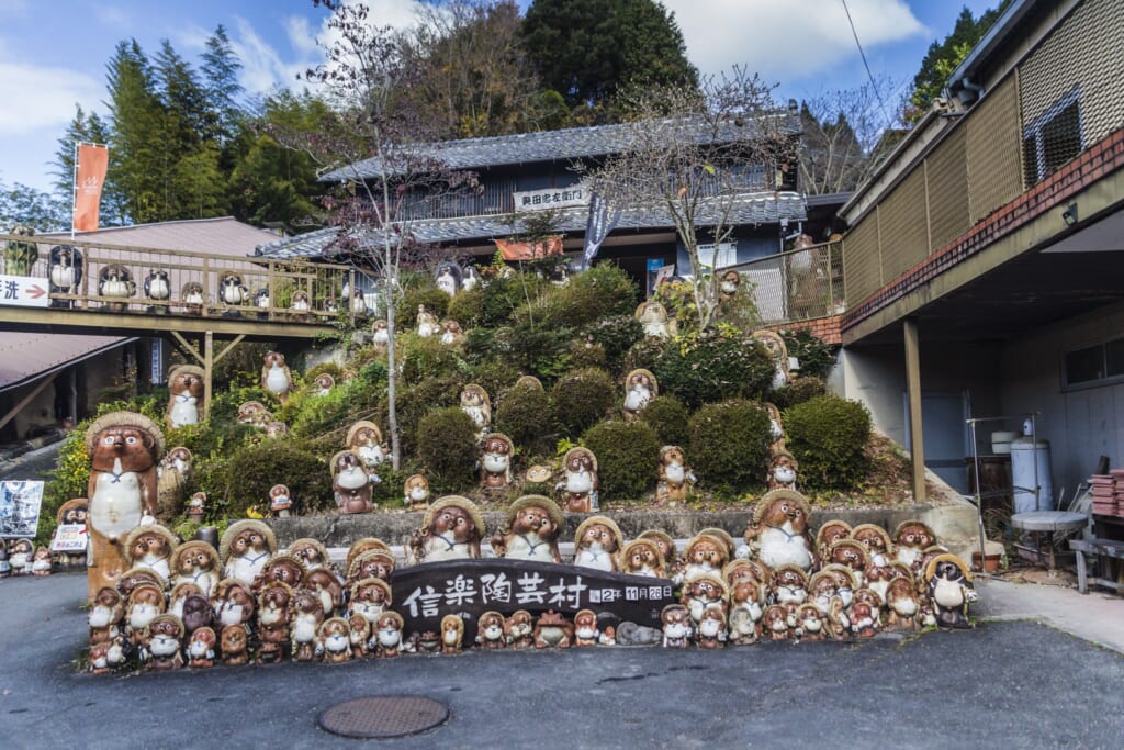 Estatuas de tanuki en Shigaraki