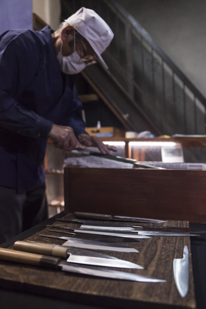 Experiencia en el afilado de cuchillos durante mi ruta del Hokuriku Arch Pass