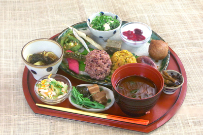 Plato típico de Okinawa y saludable