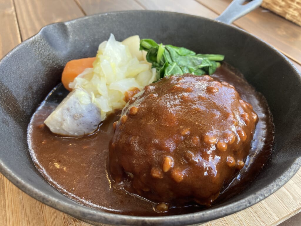 Una increíble hamburguesa en Kamuri, Shimane