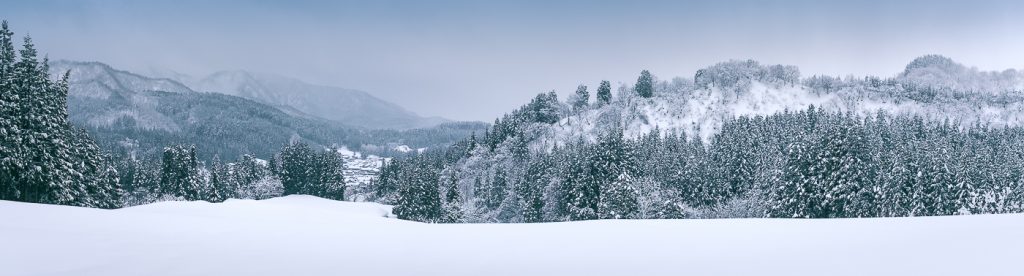 Foto panorámica de las montañas de Takane en Niigata