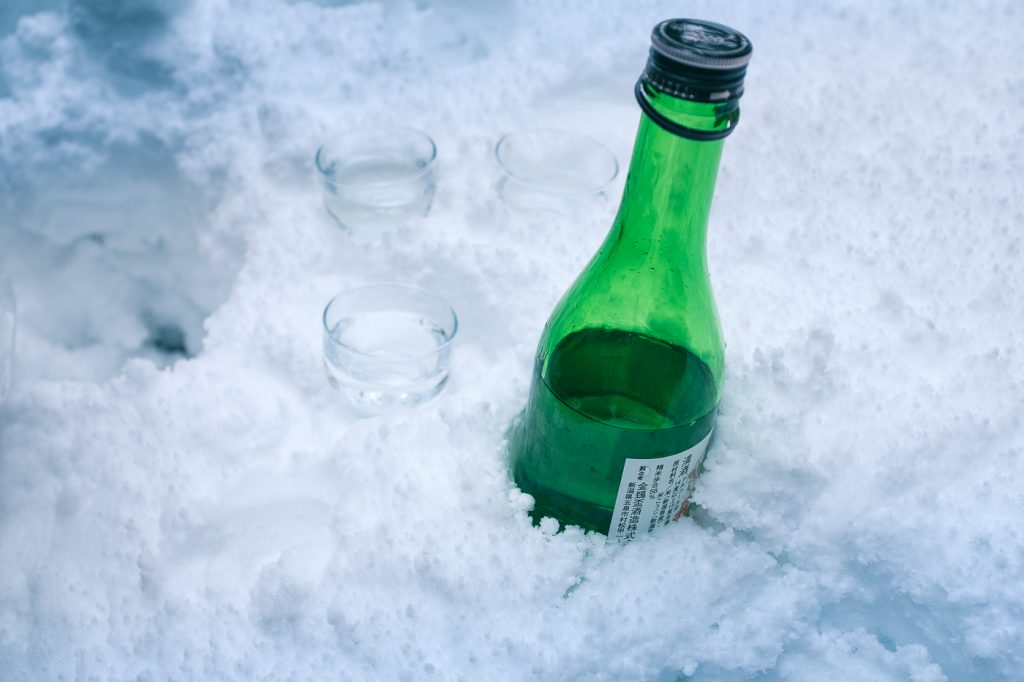 Botella de nieve en la nieve en Takane.