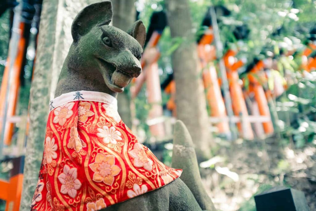 Estatua en el famoso santuario de Kioto
