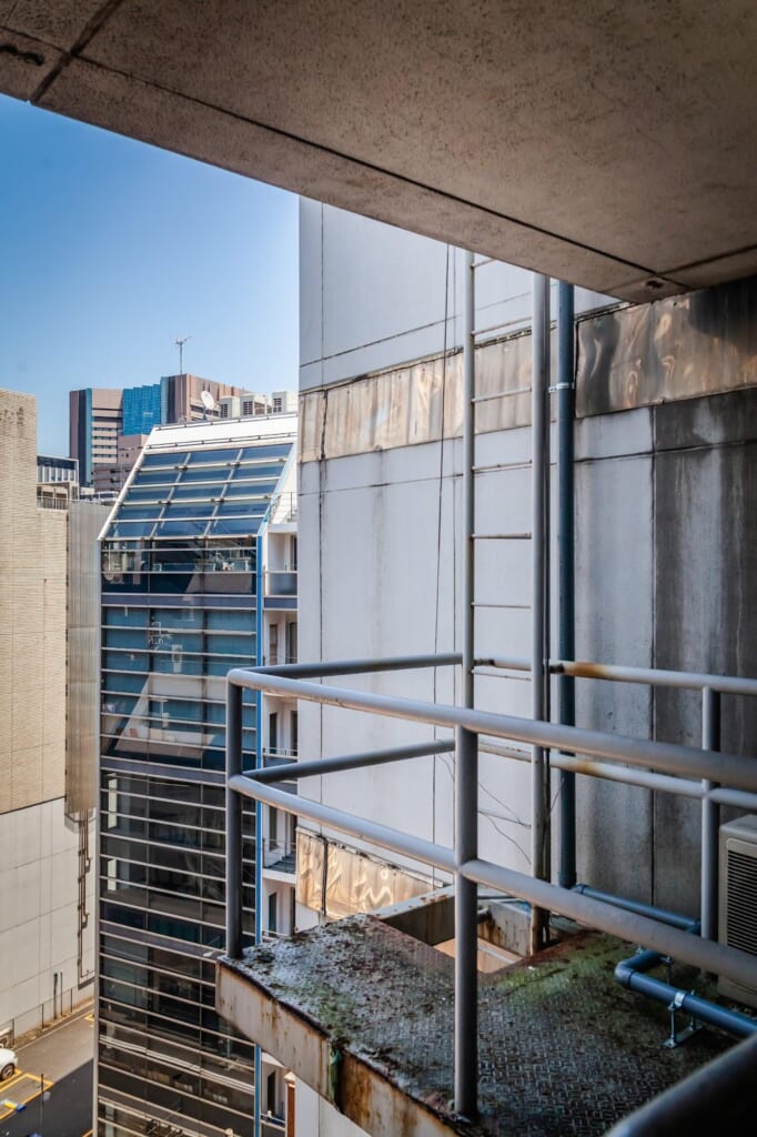 El edificio está en mal estado