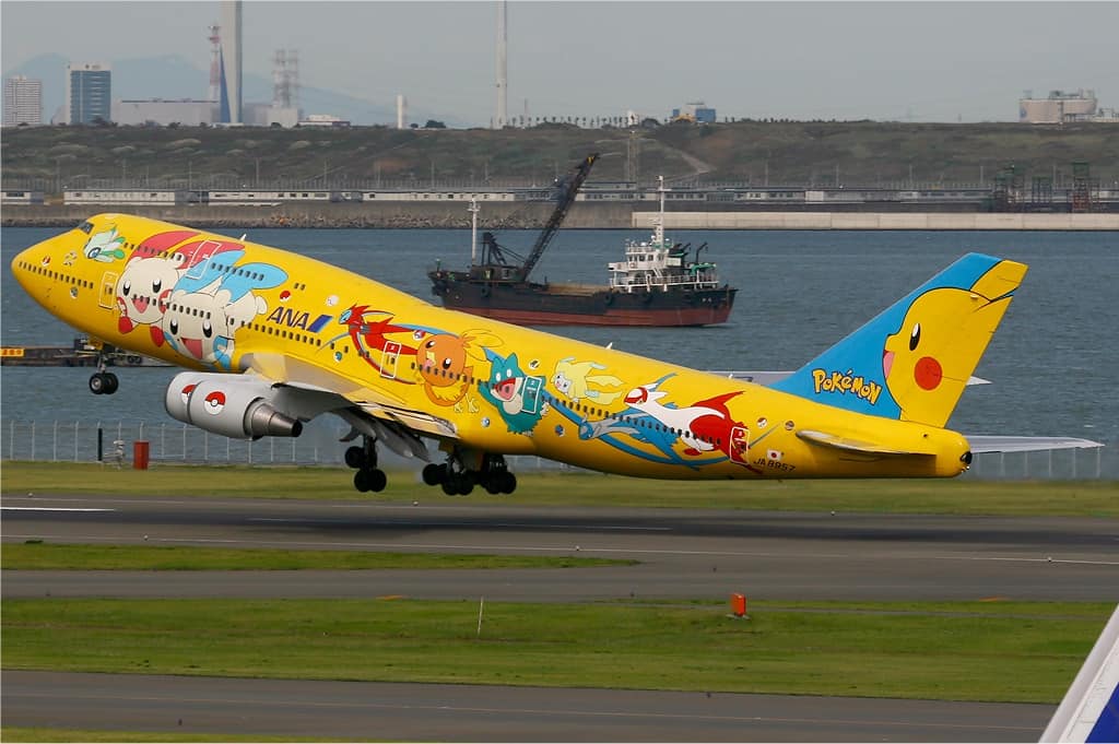 Boeing 747 de ANA pintado de Pokémon