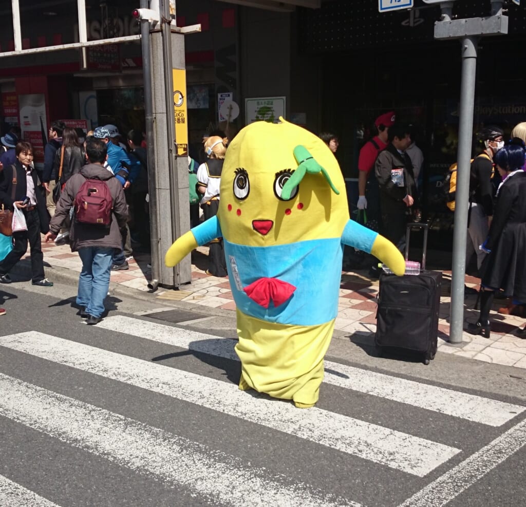 Funassyi en el festival de cosplay de Osaka.