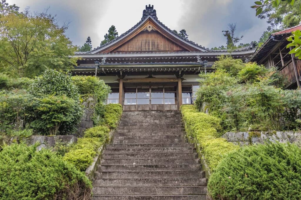 En Nakatsugawa hay muchos puntos de interés cerca