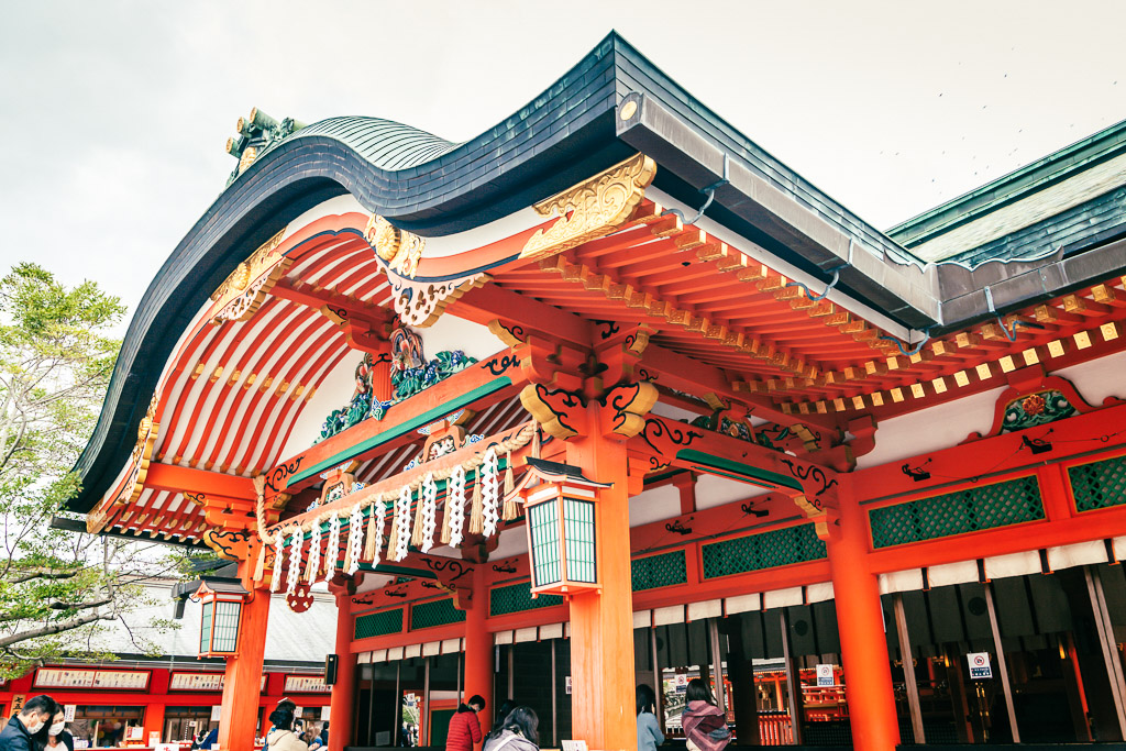 Pabellón interior de Fushimi Inari Taisha
