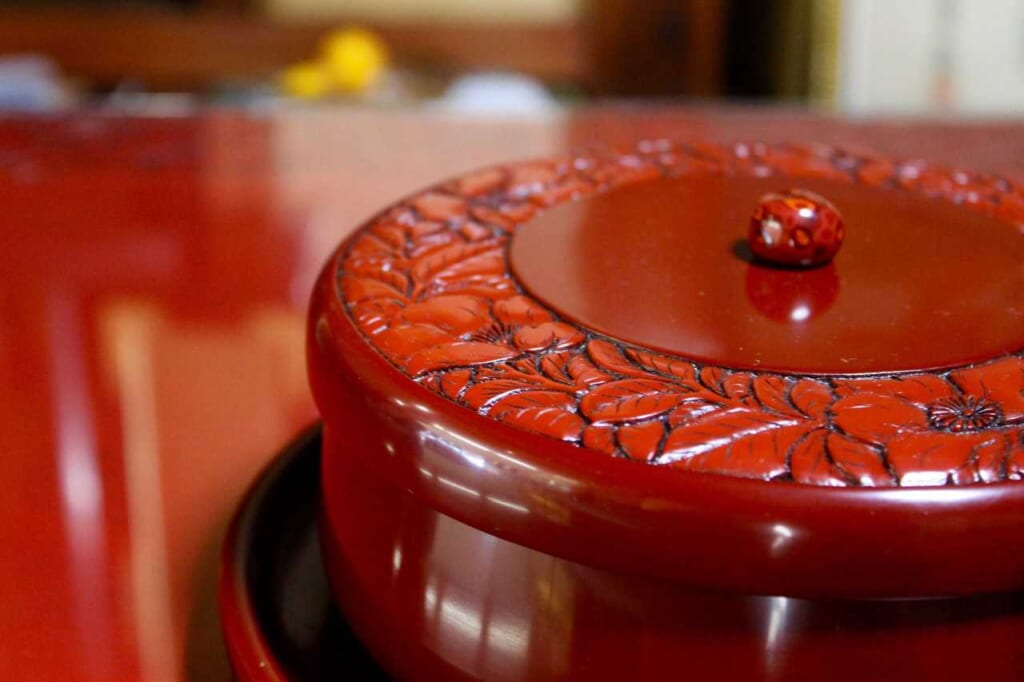 Laca roja típica de murakami