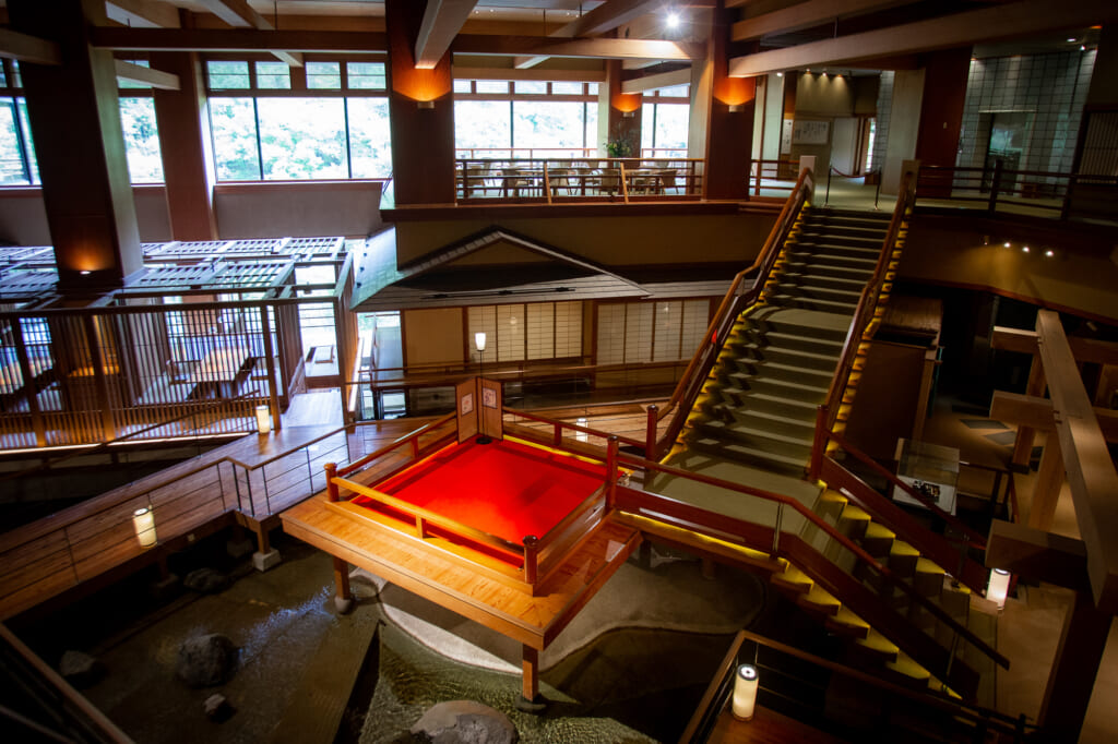 plano general del escenario central del hotel Ookawaso