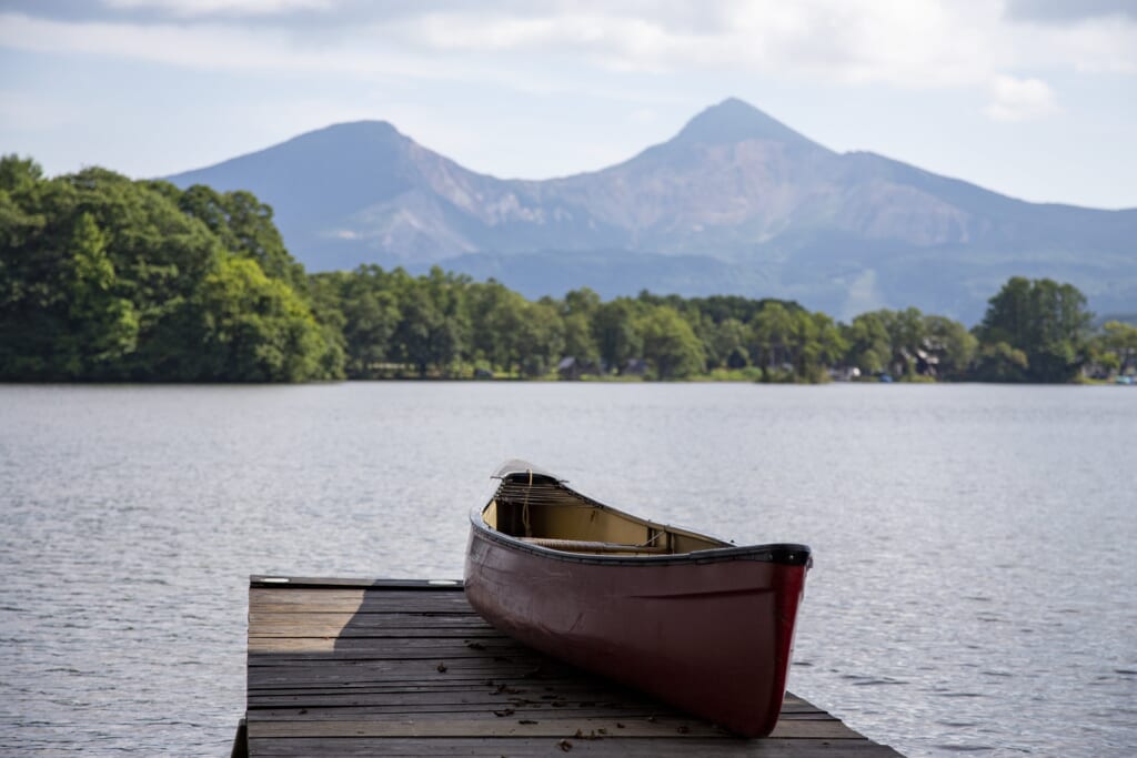 las vistas del Monte Bandai desde el lago