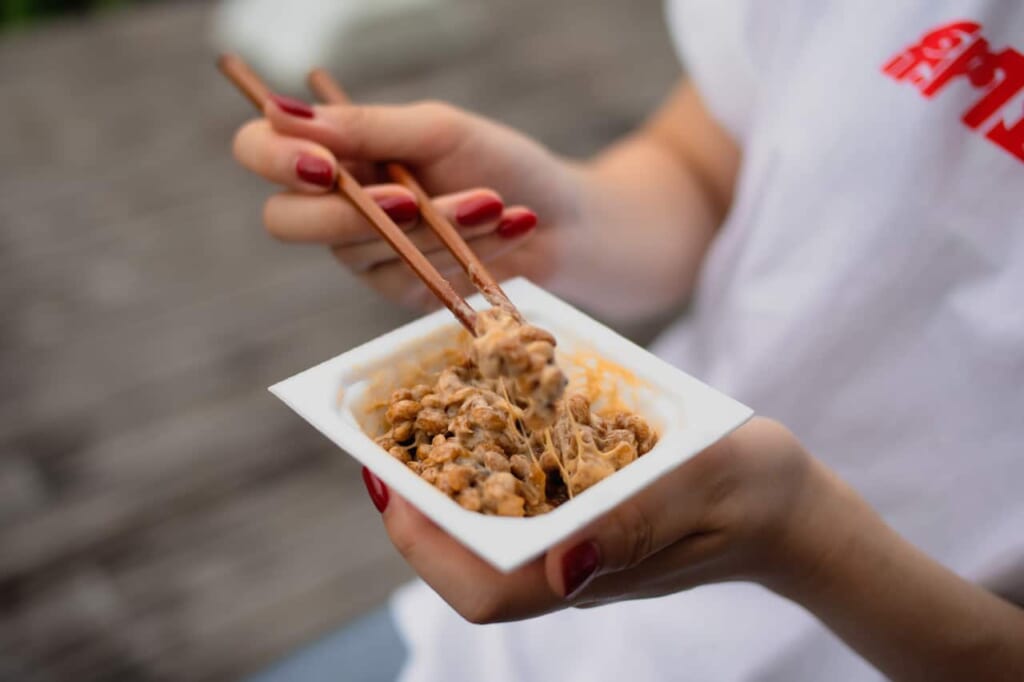Cómo la “Natto Musume” te convertirá al culto del natto