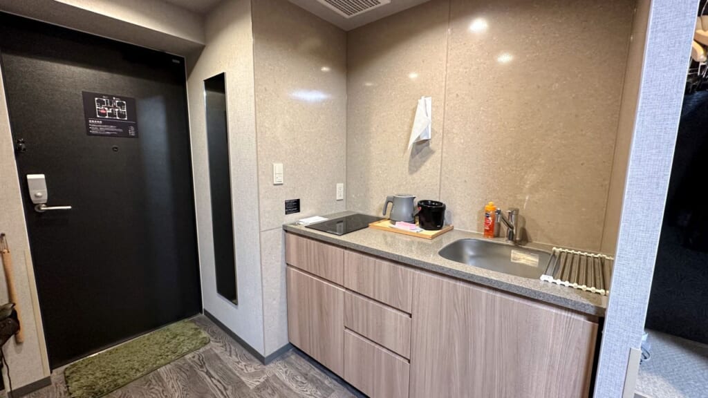 La cocina del Monday Apart Premium Ueno Okachimachi