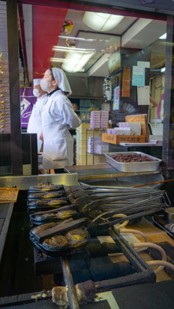 Un “aparato” para cocinar un dulce tradicional