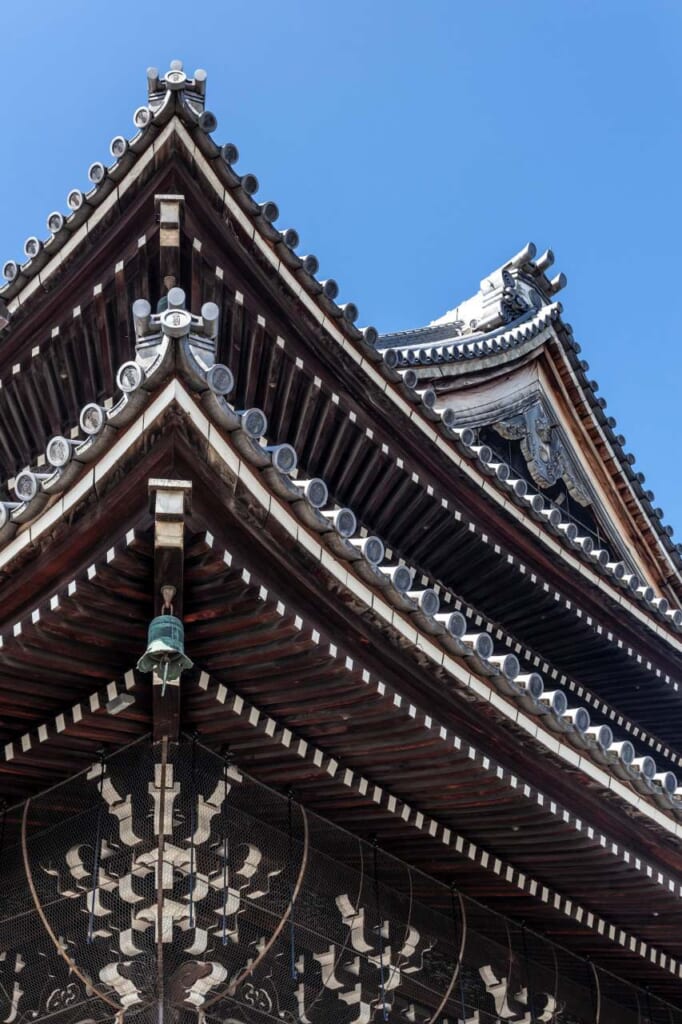 Detalle del tejado de Nishi Hongwanji