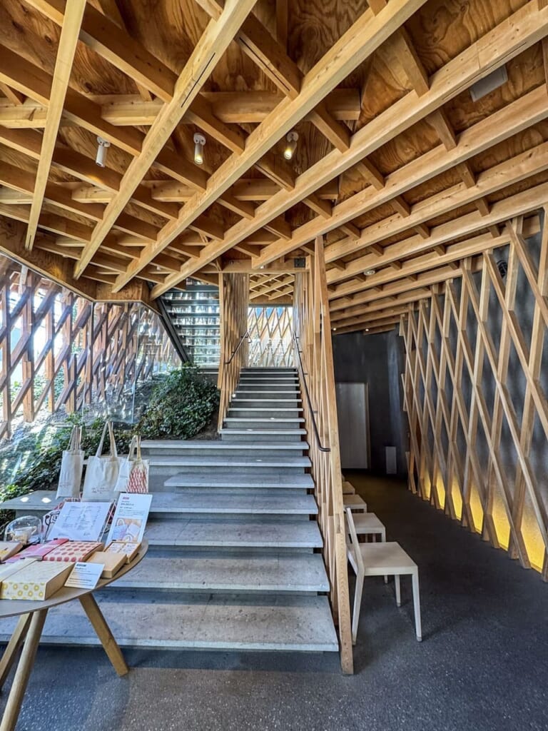 SunnyHills, tienda de dulces diseñada por Kengo Kuma