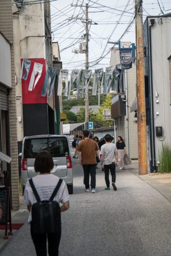 Stadt Kurashiki in der Präfektur Okayama, auch bekannt als "Kojima Jeans Street".