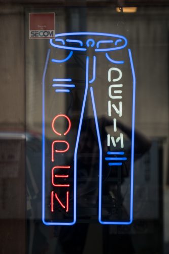 Stadt Kurashiki in der Präfektur Okayama, auch bekannt als "Kojima Jeans Street".