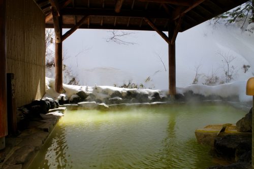 Freiluftbad im Manza Kogen Hotel