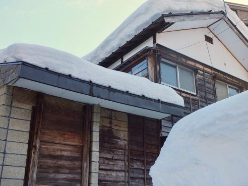 Sake, Onsen und regionale Spezialitäten im Shinkansen Bahnhof Echigo-Yuzawa