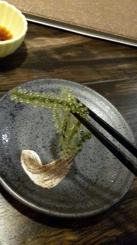 Umibudo, eine Spezialität Okinawas. 