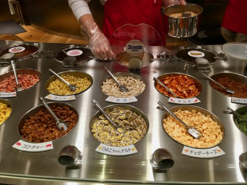 Die Auswahl im Cupnoodles Museum. 