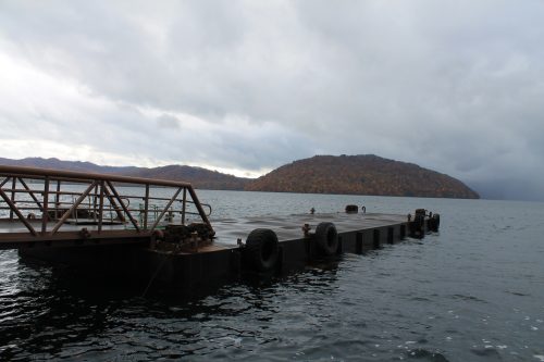 Der Fluss Oirase und der Towada-See in der Präfektur Aomori, Japan.
