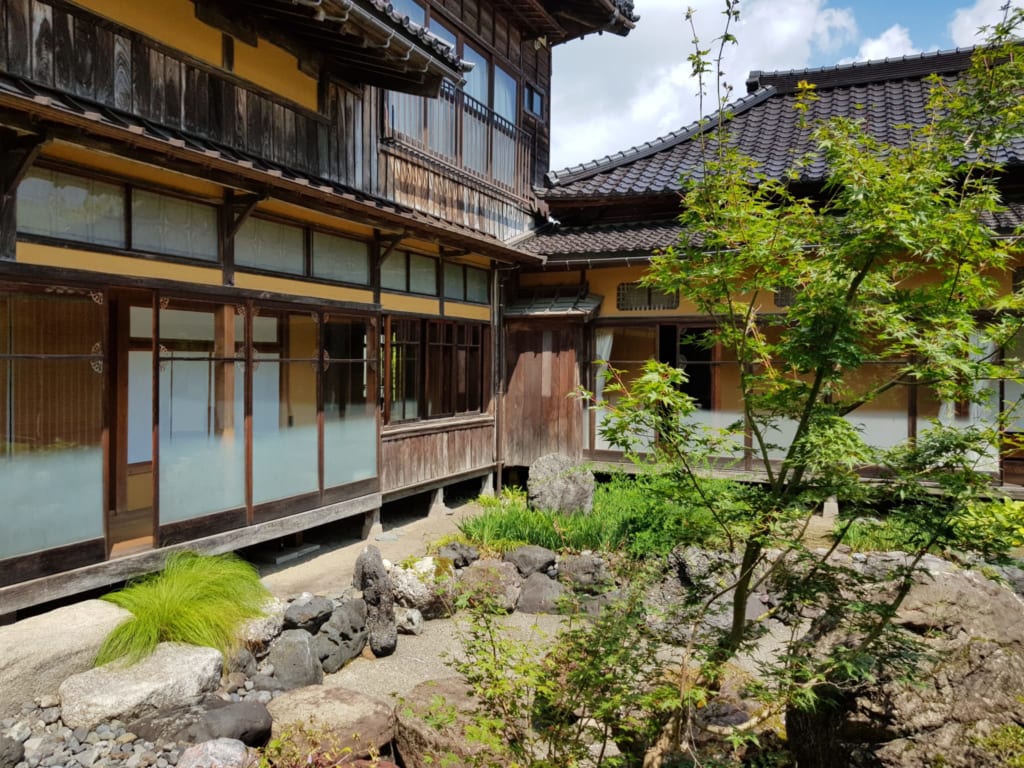 Die Asahi-Shuzo Sake BrauereiAsahi-Shuzo Sake Brauerei.