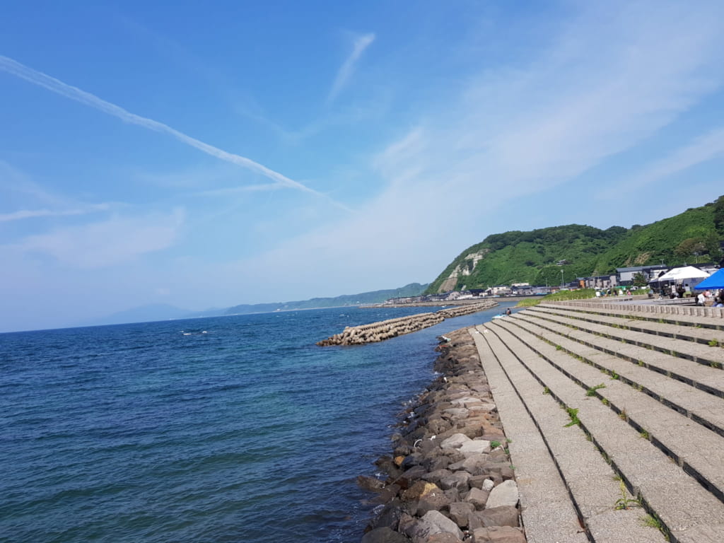 Die Küstenstadt Izumozaki an der Seaside Line in Niigata.