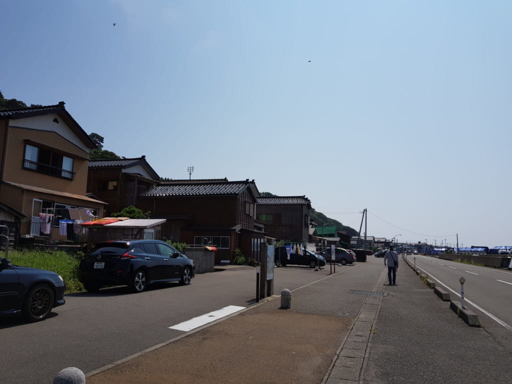 Eine Küstenstadt entlang der Seaside Line.