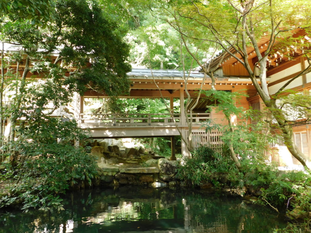 Das frische Quellwasser am Jindaiji.