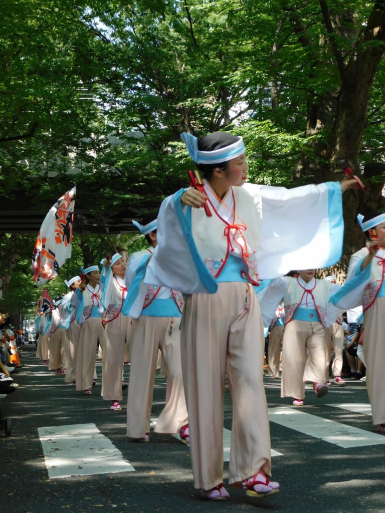 Kraftvolle Bewegungen sind typisch für Yosakoi.