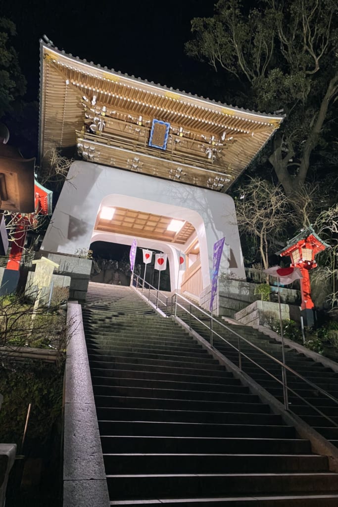 Enoshima hat allerlei zu bieten, neben dem Juwel von Shonan. 