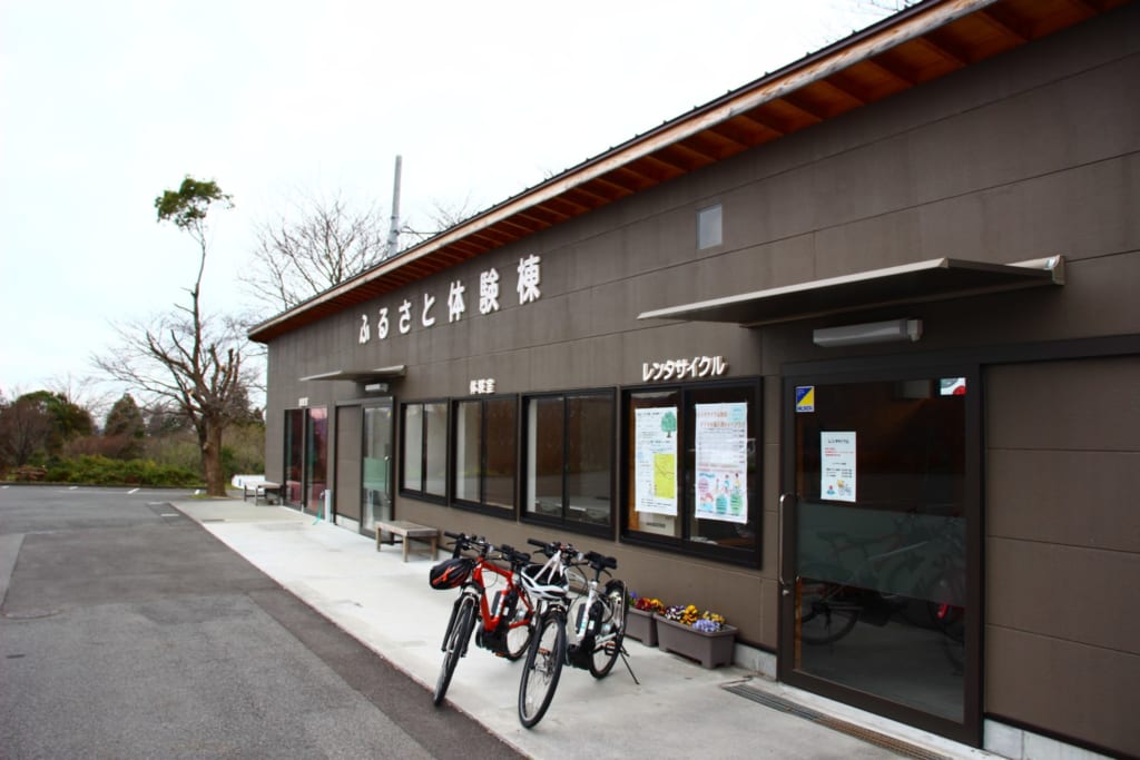Der Fahrradverleih des Sakuranoyu Kanko Bussan Centers.