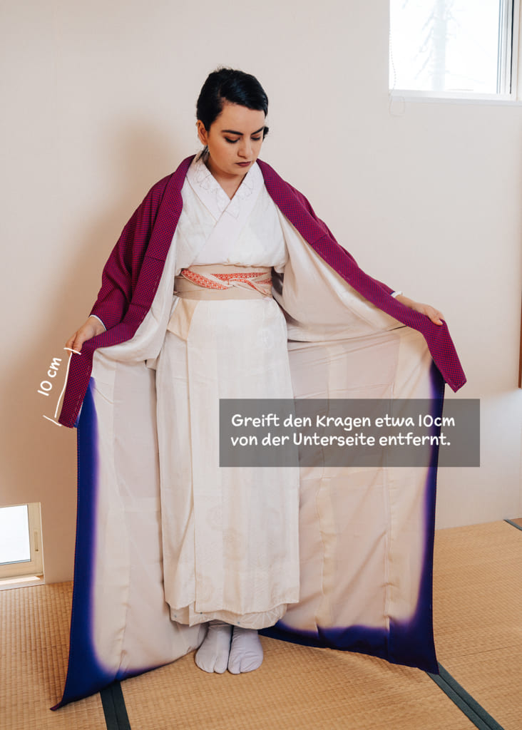 So zieht ihr einen Kimono an.