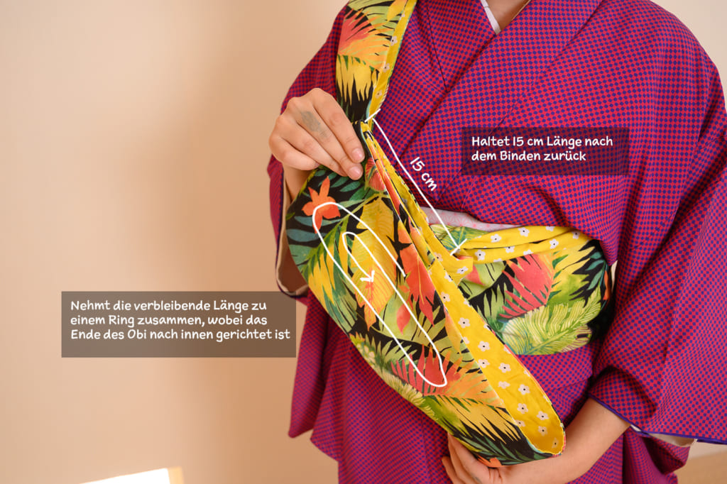 Wie ihr eine Schleife bindet.