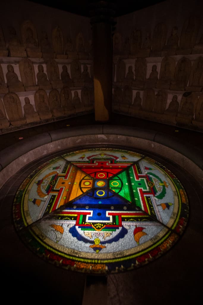 Die Treppen zum Himmel im Senkoji Tempel in Osaka, Japan.
