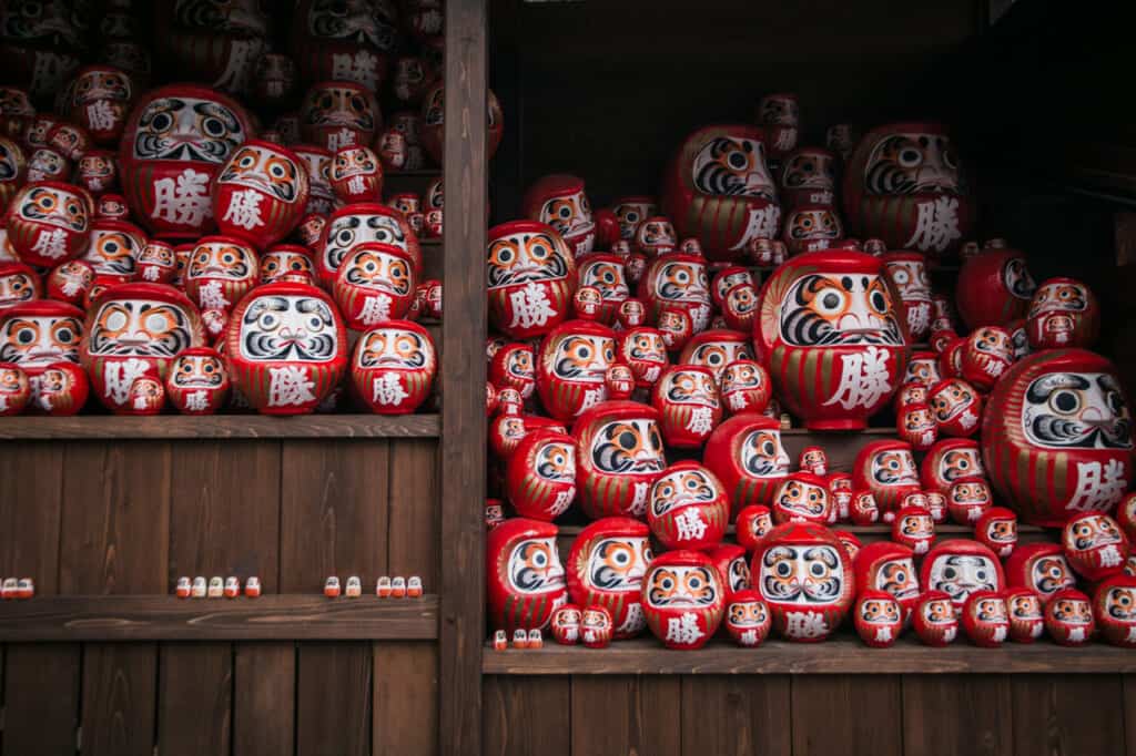 Kachi-Daruma, der siegreiche Daruma.
