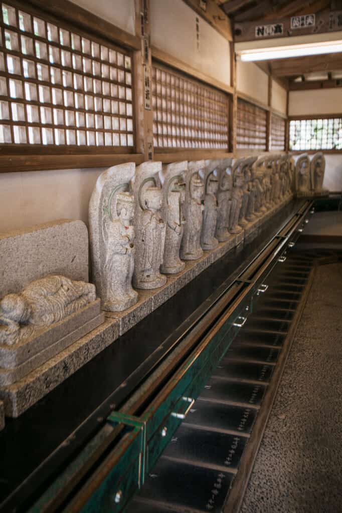 Der Shikoku-Pilgerweg umfasst 88 Tempel.