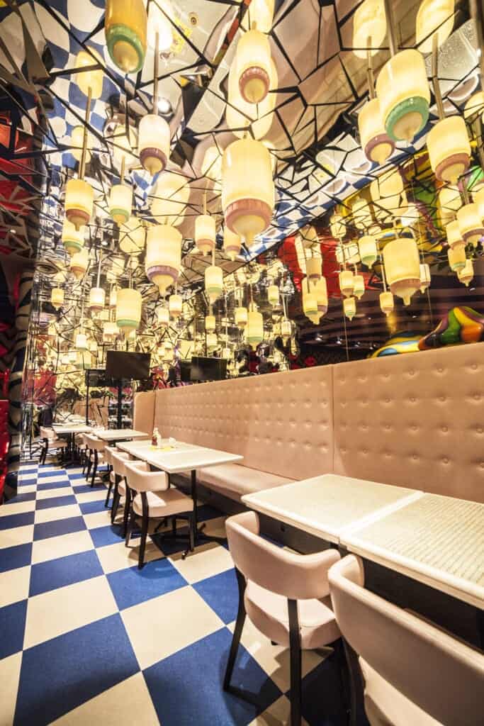 Sitzgelegenheiten im Milk Stand Bereich.