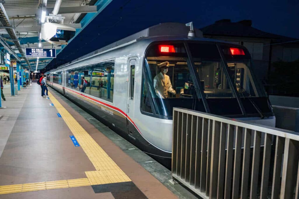Der Odakyu Romance Car.